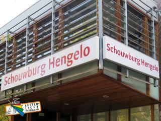 Grote opvallende en duurzame lichtbakken Theater Schouwburg Hengelo